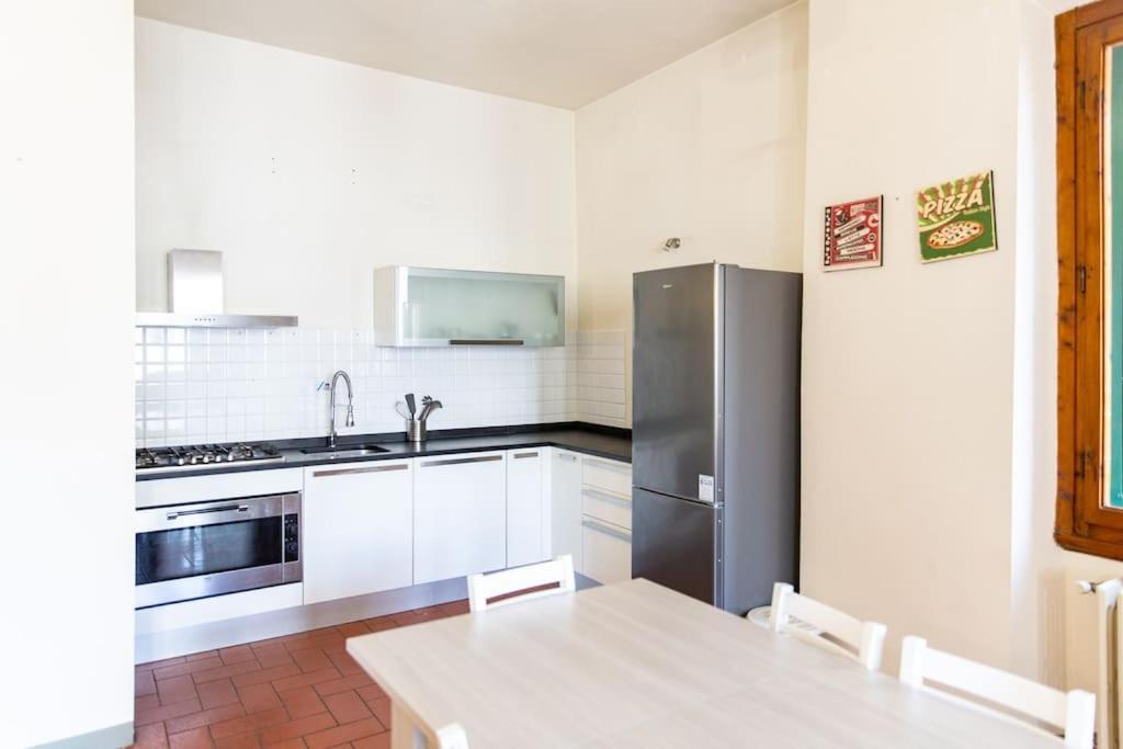 Cozy Apartment With A Strategic Position Флоренция Экстерьер фото