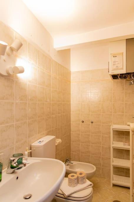 Cozy Apartment With A Strategic Position Флоренция Экстерьер фото