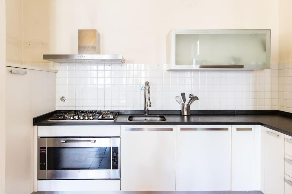 Cozy Apartment With A Strategic Position Флоренция Экстерьер фото